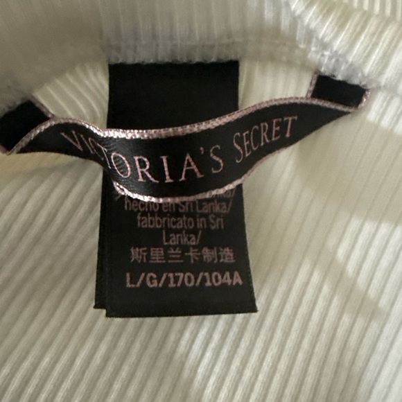 Victoria's Secret Cream Long Sleeve Cropped Blouse - Picture 4 of 4